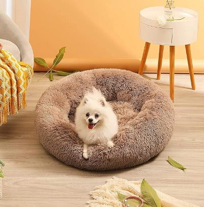Cama para perro redonda de felpa marrón