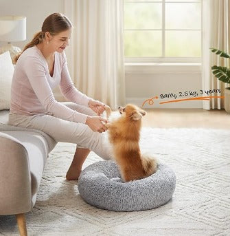 Cama para perro redonda de felpa gris claro