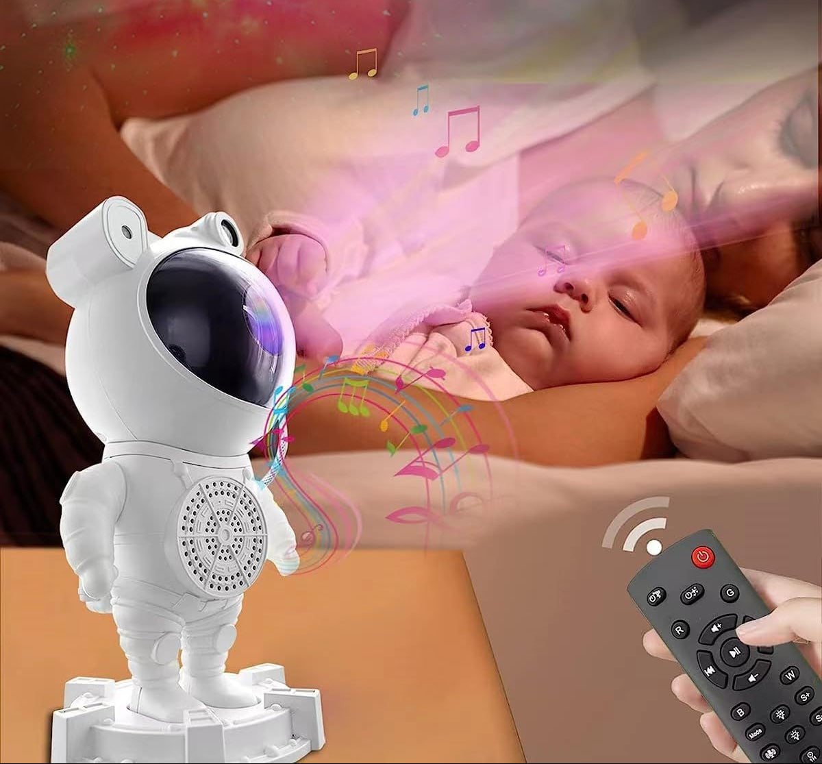 Proyector astronauta NIDORA encendido en una habitación con un bebé durmiendo